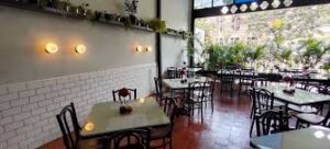 Bisnis Lucky Peach Diner