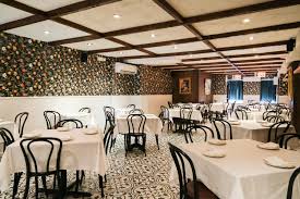 Waralaba Side Room Resto