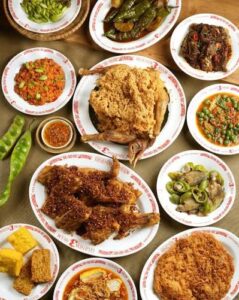 Kemitrran Legenda Tiga Ayam